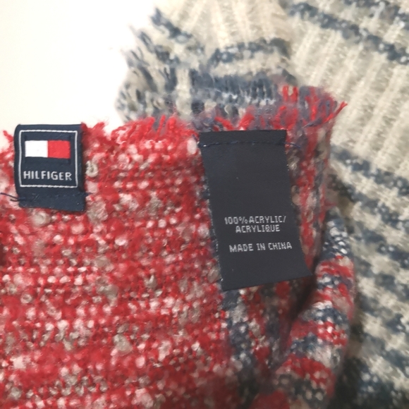TOMMY HILFIGER / COZY FRINGE SCARF - Picture 2 of 5